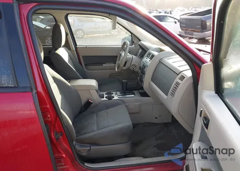 2009 Ford Escape Xlt z USA, uszkodzony, nr VIN 1FMCU03719KB80287